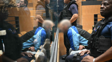 Der wegen des Verschwindens seiner Frau angeklagte Mann sitzt im Gerichtssaal des Landgerichts im französischen Albi auf der Anklagebank. Foto: Lionel Bonaventure/Afp/dpa
