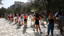 Gesundheitswarnungen bei extremer Hitze in Athen und anderen griechischen Städten. Foto: epa/Orestis Panagiotou