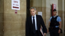 Ex-Präsident Nicolas Sarkozy erscheint in Paris zum Berufungsprozess um mutmaßlich libysche Wahlkampffinanzierung. Foto: EPA/Yoan Valat