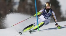 Emma Aicher fährt im ersten Durchgang des Slaloms bei den Winterspielen Milano Cortina 2026 in Cortina d'Ampezzo. Foto: ANDREA SOLERO/epa