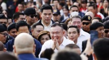 Der frühere Premierminister Thaksin Shinawatra wurde anlässlich des 48. Geburtstags von Königin Suthida durch eine königliche Begnadigung von seiner Reststrafe entbunden. Foto: epa/Rungroj Yongrit