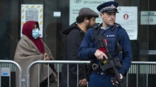 Familienmitglieder der Opfer der Schießerei in der Moschee vom März 2019 treffen vor dem Obersten Gerichtshof in Christchurch ein. Foto: epa/Martin Hunter Australien Und Neuseeland Out