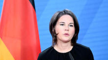 Die deutsche Außenministerin Annalena Baerbock spricht während einer Pressekonferenz. Foto: epa/Filip Singer