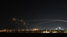 Eine vom Gazastreifen abgefeuerte Rakete. Foto: epa/Atef Safadi