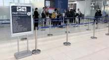 Beschilderung weist auf die vorübergehend geschlossene Fast-Track-Zone 4 im Abflugbereich hin. Bild: Suvarnabhumi Airport﻿