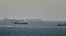 Im Golf von Oman, entlang der Schifffahrtsrouten zwischen der Straße von Hormus und dem Arabischen Meer Tanker und Frachtschiffe zu sehen. Foto: Uncredited/Ap/dpa