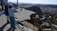 Ein Blick auf eine beschädigte Straße nach einem starken Erdbeben in Kanazawa, Präfektur Ishikawa. Foto: epa/Franck Robichon
