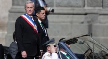 Chiles Präsident José Antonio Kast trifft zur Messe und einem Gebet für Volk und Regierung in der Kathedrale von Santiago ein. Foto: epa/Ailen Diaz
