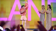Nemo, der die Schweiz vertritt, gewinnt das Finale der 68. Ausgabe des Eurovision Song Contest (ESC) in der Malmö Arena in Malmö, Schweden, am 11. Mai 2024. EPA-EFE/JESSICA GOW