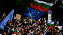 Die Anhänger des bulgarischen Premierministers Kiril Petkov. Foto: epa/Vassil Donev