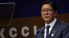 Präsident Ferdinand Marcos Jr. spricht beim APEC CEO Summit in Gyeongju. Das Treffen bringt Spitzen aus Wirtschaft und Politik zusammen. Foto: epa/Andres Martinez Casares