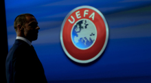 Aleksander Ceferin, UEFA-Präsident, kommt während einer Pressekonferenz nach der Sitzung des UEFA-Exekutivkomitees im UEFA-Hauptsitz an. Foto: Jean-christophe Bott