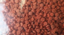 Eine Nahaufnahme eines Teils des Methamphetamins. Foto: epa/Narong Sangnak