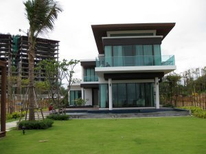 Heiner Moessing ist Gründer und Geschäftsführer der Immobilienfirma Siam Properties und seit über 18 Jahren in Pattaya tätig. Er freut sich über Anregungen und Fragen zu allen Themen rund um den Kauf, Bau, Umbau und die Vermietung von Immobilien. Kontakt,