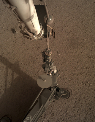 Dieses von der NASA/Jpl-caltech Zur Verfügung Gestellt Foto Zeigt Ein Bild, Das Vom Insight Mars-lander Instrumenteneinsatzkamera (idc) Aufgenommen Wurde. Foto: Uncredited/NASA/JPL-Caltech/AP/dpa