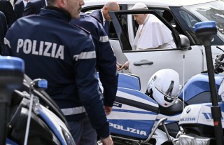 Papst Franziskus aus dem Krankenhaus entlassen. Foto: EPA-EFE/Riccardo Antimiani