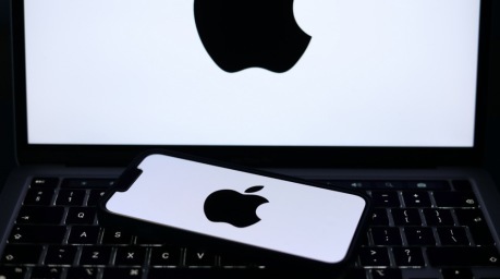 ChatGPT ist ein virtueller Assistent, der auf KI basiert, und KI (AI Engl.) bezieht sich auf menschenähnliche Technologien. Foto: Freepik@biancoblue