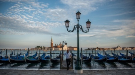 In Venedig sind Gondeln zu sehen. Foto: epa/Zoltan Balogh Ungarn Aus