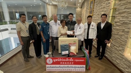Die betroffene Familie erhält von der Stadt Pattaya und zwei Hilfsstiftungen finanzielle Soforthilfe sowie Sachspenden. Bild: TMN.TV