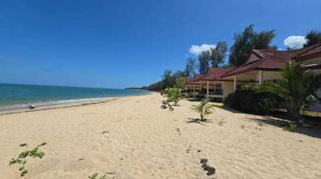 Diese ganzjährig geöffnete Bungalowanlage liegt direkt an einem ruhigen Strand und bietet auch in der Nebensaison eine traumhafte Erholung. Fotos: Cecilia Bosso, Pi Nui