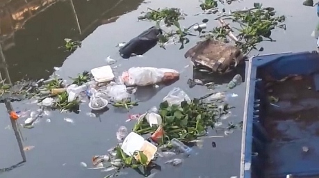 Der Naklua-Kanal in Pattaya steht im Fokus der Stadtverwaltung, nachdem Anwohner auf die Verschmutzung aufmerksam gemacht haben. Foto: Tmn Cable Tv Pattaya