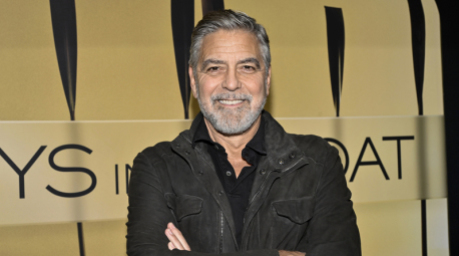 Regisseur und Schauspieler George Clooney besucht eine Sondervorführung von "The Boys in the Boat" im Museum of Modern Art in New York. Foto: Evan Agostini/Invision Via Ap/dpa