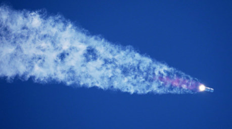 Die Rakete «Starship» von SpaceX startet von der Starbase in Texas zu einem Testflug. Foto: Eric Gay/Ap/dpa