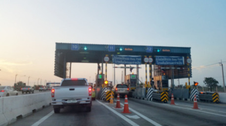 Die Maut auf drei Expressways im Großraum Bangkok entfällt vom 28. bis 30. Juli an insgesamt 63 Mautstellen. Foto: Jahner