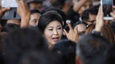 Die ehemalige thailändische Premierministerin Yingluck Shinawatra (C) Archivfoto: EPA/NARONG SANGNAK