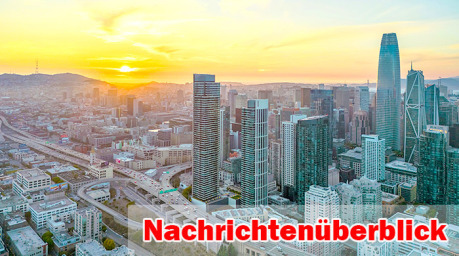 Die untergehende Sonne taucht die Skyline von San Francisco in warmes Licht – mit Salesforce Tower, Bay Bridge und dem Highway im Vordergrund. Foto: Unsplash/Zetong Li