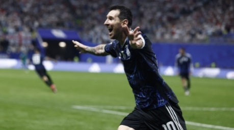 Lionel Messi jubelt über einen Treffer Argentiniens im WM-Halbfinale gegen England in Atlanta. Foto: Will Oliver/epa