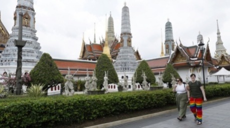 Der Große Palast und Wat Phra Kaeo sind Ende Juli wegen königlicher Zeremonien nur eingeschränkt für Besucher zugänglich. Foto: epa/Rungroj Yongrit