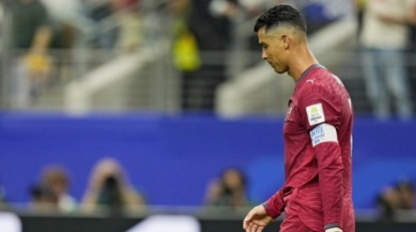 Cristiano Ronaldo verlässt nach dem Ausscheiden Portugals gegen Spanien im WM-Achtelfinale enttäuscht den Platz. Foto: EPA/Jeffrey Mcwhorter