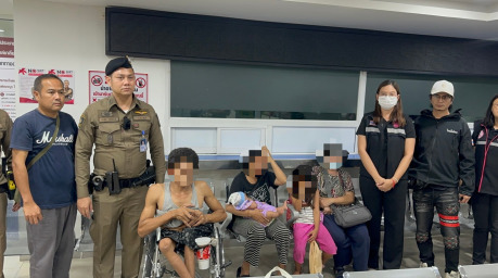 Behörden aus Pattaya und Chon Buri nahmen mehrere kambodschanische Bettler fest und übergaben sie der Einwanderungsbehörde. Bild: TMN.TV