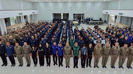 188 Polizeibeamte und Verwaltungsmitarbeiter beteiligten sich an einer groß angelegten Aktion gegen mutmaßlich illegale Nominee-Unternehmen in Chiang Mai. Bild: Chiang Mai Police
