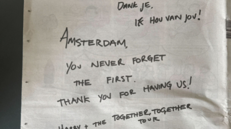 Harry Styles bedankt sich nach seinen Amsterdam-Konzerten mit einer handgeschriebenen Anzeige in «Het Parool». Foto: dpa/Annette Birschel