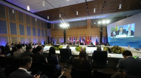 Russlands Außenminister Sergej Lawrow ist per Videoschalte bei der ASEAN-Konferenz mit Russland in Pasay City bei Manila zugeschaltet. Foto: EPA/Aaron Favila/pool