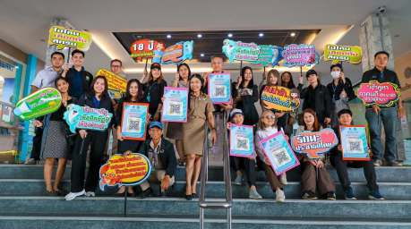 Mitarbeiter der Stadt Pattaya präsentieren die Informationskampagne zur Kommunalwahl am 28. Juni 2026. Bild: PR Pattaya