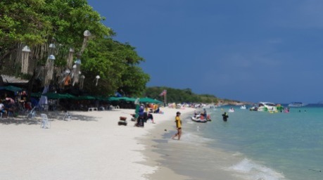 Die Behörden auf Koh Samet haben nach einem mutmaßlichen Vergewaltigungsversuch die Sicherheitsmaßnahmen auf der Ferieninsel verschärft. Foto: Jahner