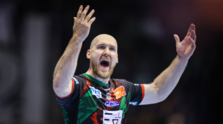 Christian O'Sullivan jubelt während eines Bundesliga-Spiels des SC Magdeburg in der GETEC Arena. Foto: dpa/Ronny Hartmann