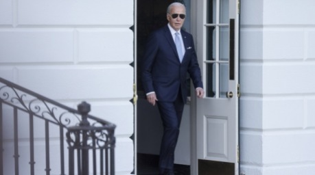 US Präsident Joe Biden verlässt das Weiße Haus und verbringt das Wochenende in Delaware. Foto: epa/Jonathan Ernst