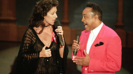 Celine Dion und Peabo Bryson singen „Beauty and the Beast“ bei der Grammy-Verleihung in Los Angeles. Archivfoto: dpa/Reed Saxon via AP