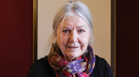 Helga Schubert bei der Verleihung des Kulturpreises Mecklenburg-Vorpommern im Schweriner Schloss. Foto: dpa/Ulrich Perrey