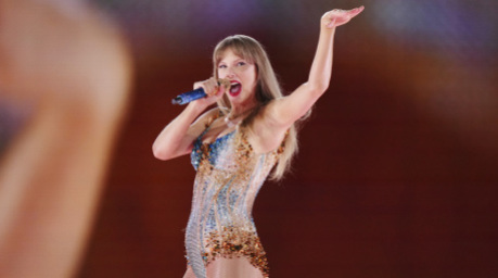 Taylor Swift tritt während ihrer Eras Tour im kanadischen Vancouver auf. Foto: The Canadian Press/Ap/darryl Dyck/dpa