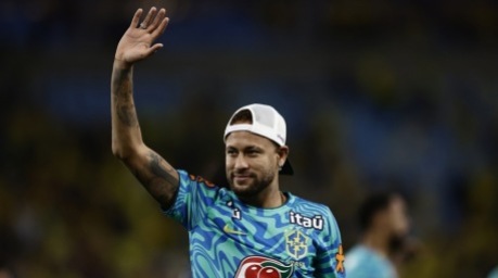 Neymar reagiert nach dem Länderspiel zwischen Brasilien und Panama in Rio de Janeiro. Der Offensivstar gilt weiterhin als Schlüsselfigur der Seleção. Foto: Andre Coelho/epa/dpa