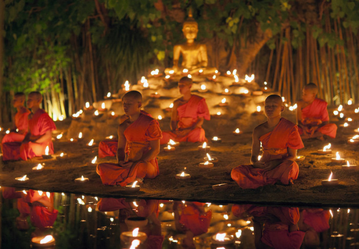 Feierlichkeiten im Wat Pan Tao in Chiang Mai.