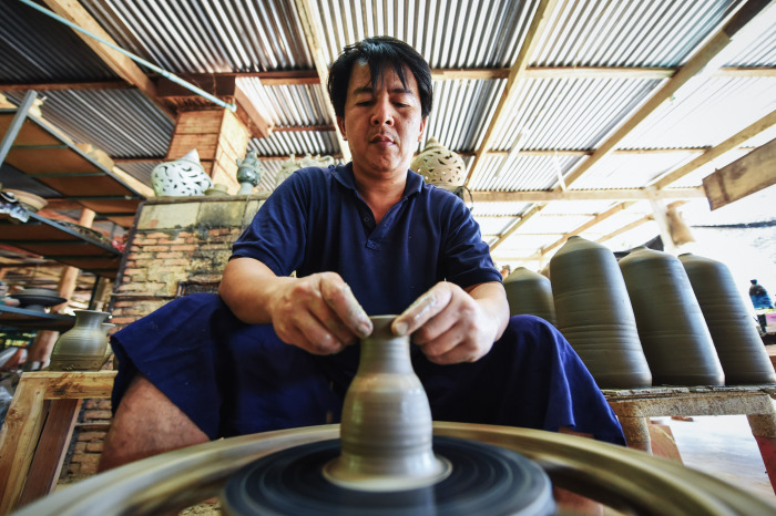 Sukhothai soll wegen seinem Reichtum an Kunsthandwerk wie den bekannten Sangkhalok-Keramikwaren als „City of Crafts & Folk Art“ nominiert werden. Foto: picture alliance / Photoshot