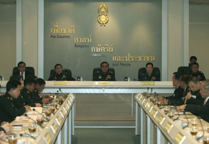Junta verabschiedet provisorische Verfassung