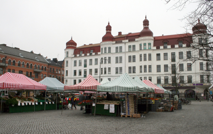 Blick auf den Markt am Möllevangstorget im Stadtteil Möllevangen in Malmö (Schweden). Foto: dpa/Julia Wäschenbach