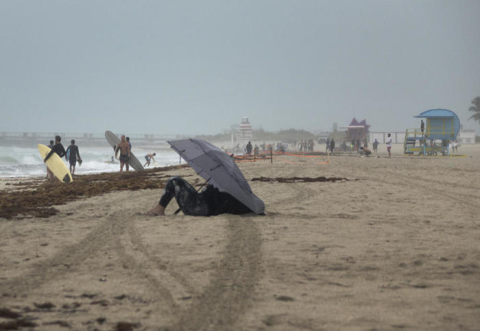 Sturm Isaias zieht an den Ufern Floridas vorbei. Foto: epa/Cristobal Herrera-ulashkevich